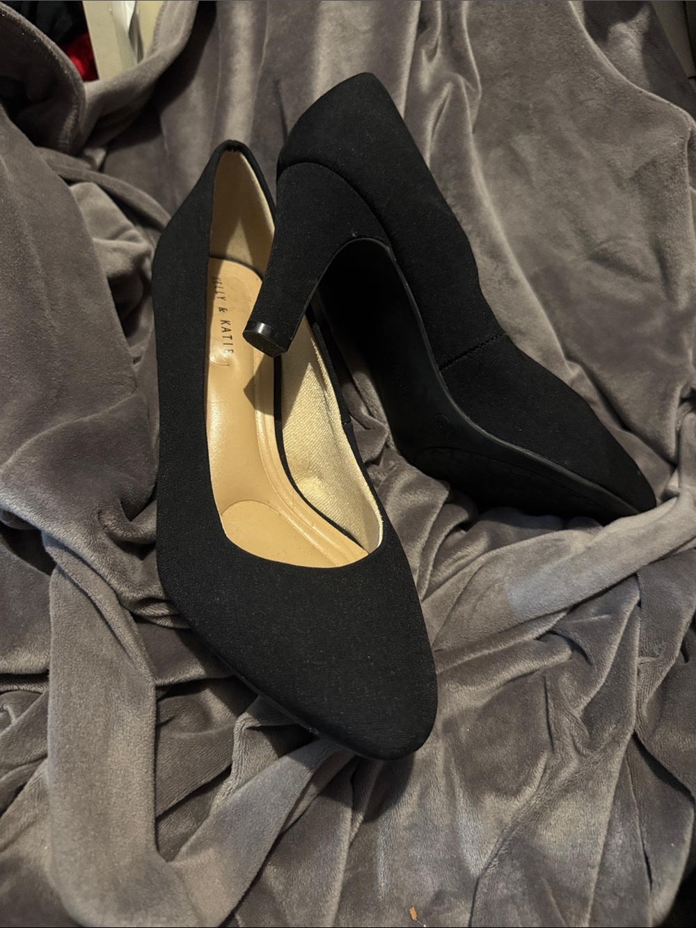 Kelly & Katie Black Mid Heel Pumps